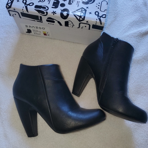Black Bamboo Booties - Picture 1 of 7